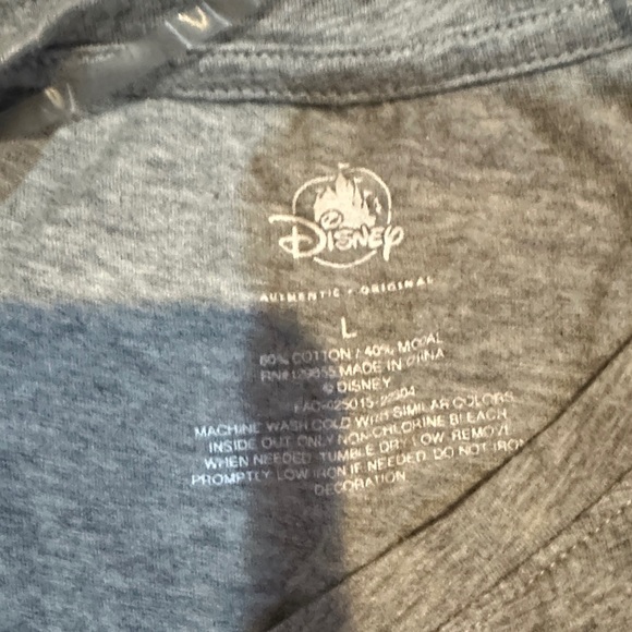 Disney Gray Tee with Minnie Mouse and Red Bow - Picture 3 of 4